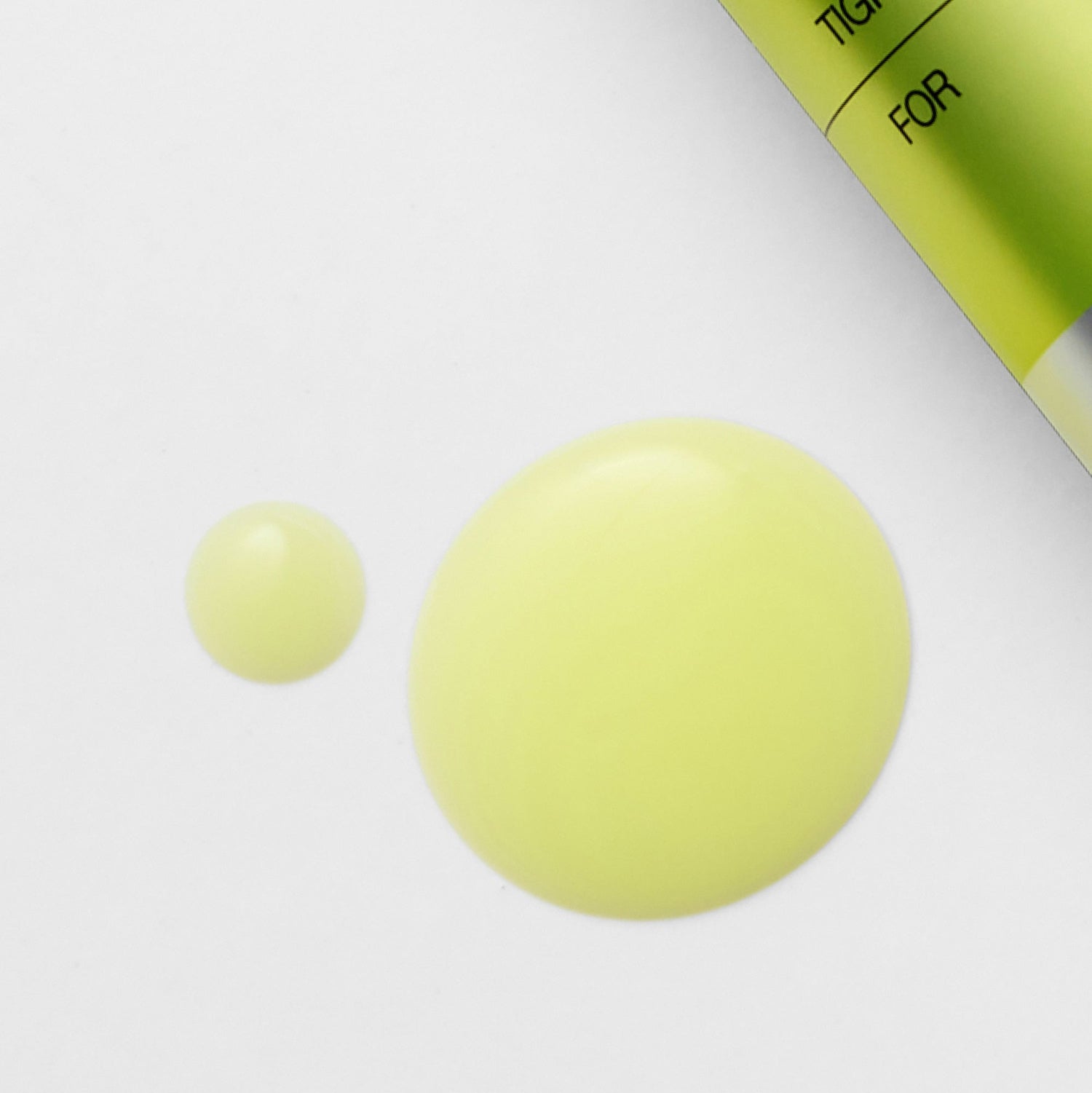 The Vita A Retinol Shot Tightening Serum